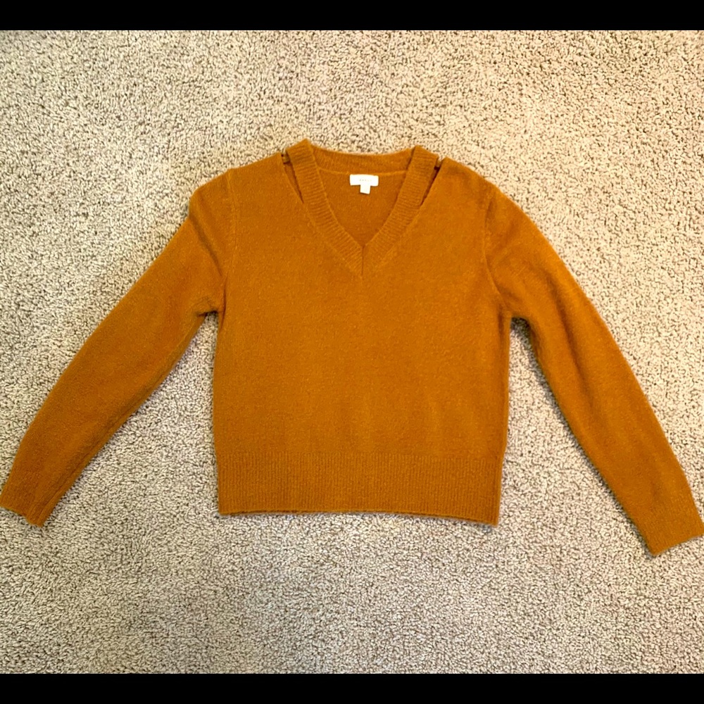 Debut sweater